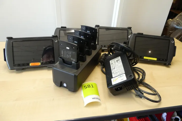 4x Handheld-Computer mit Mehrfach-Ladestation und Netzteil